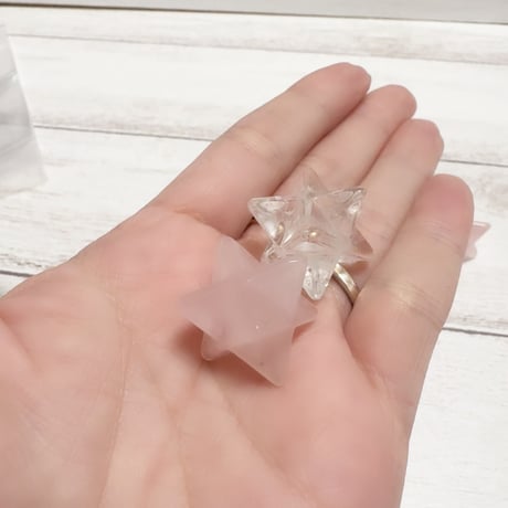 ［彫刻」原石削り出し 多面研磨マカバスター15×25mm アウトレットあり