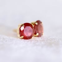 ［ピアス］K18イエローゴールド　大粒1ct ファイアーオパール（赤系）　6mm
