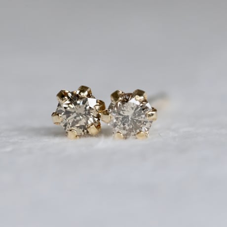 ［ピアス］K18 ダイヤモンド　2mm　0.1ct