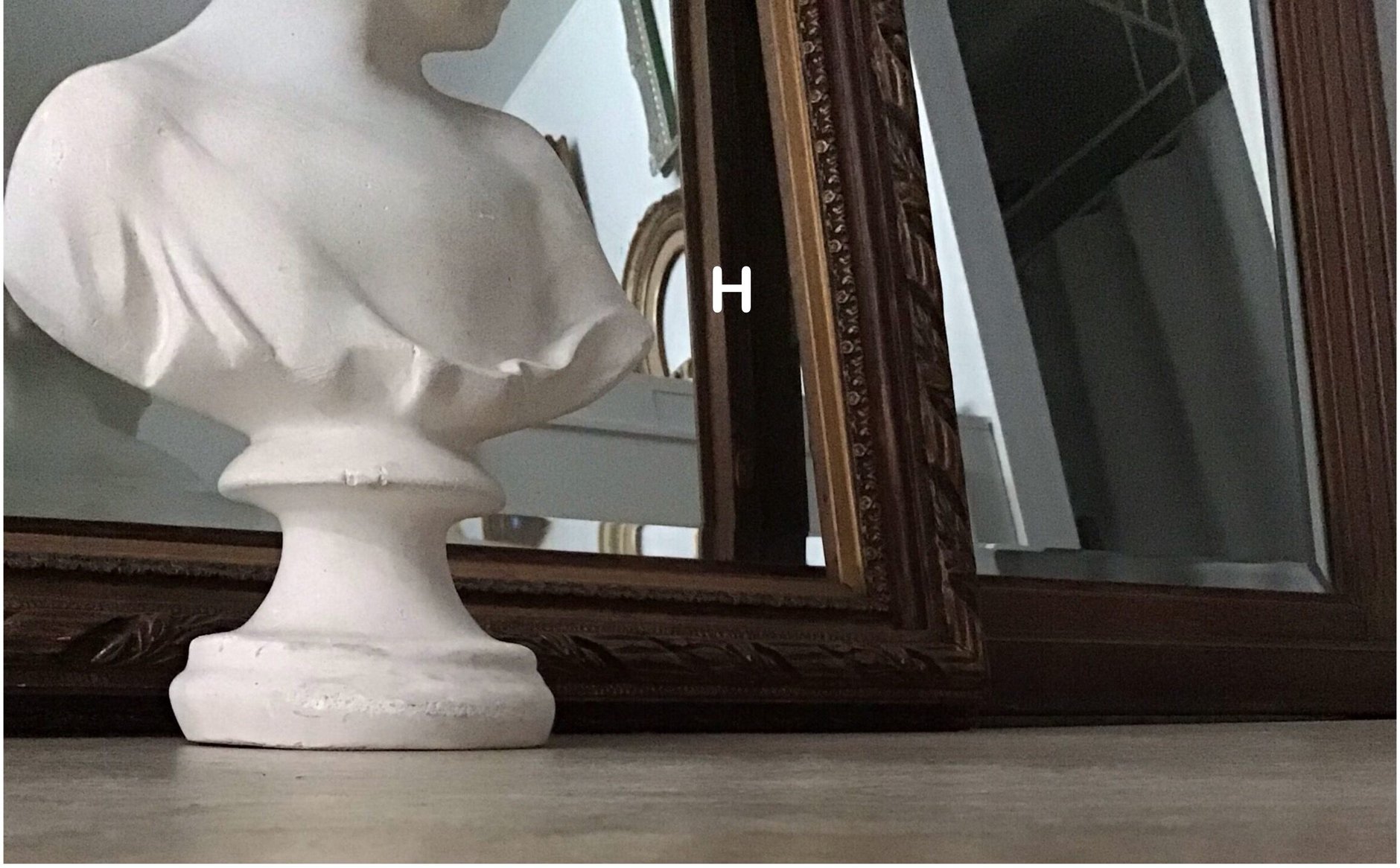 H   ONLINE STORE