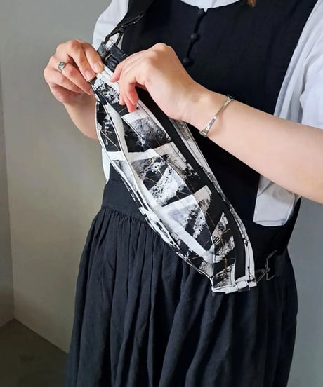 ボディバッグ \