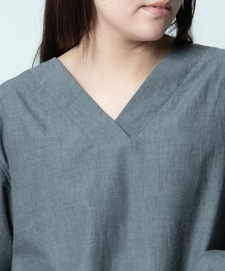 《パジャマ》ボタニカルコードレーン Vネック ( タチアオイ )〈 premium sleepwear 〉