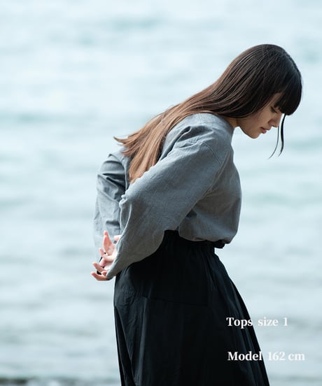 《パジャマ》ボタニカルコードレーン Vネック ( タチアオイ )〈 premium sleepwear 〉
