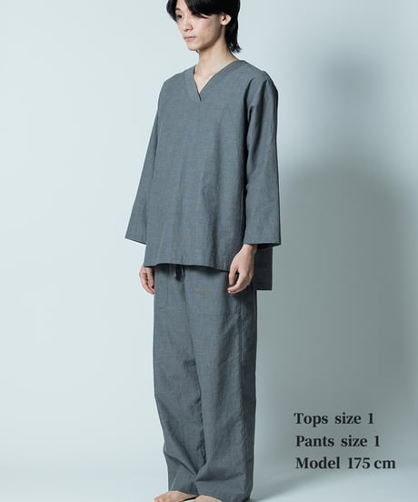 《パジャマ》ボタニカルコードレーン Vネック ( タチアオイ )〈 premium sleepwear 〉