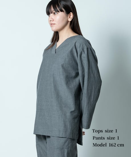 《パジャマ》ボタニカルコードレーン Vネック ( タチアオイ )〈 premium sleepwear 〉