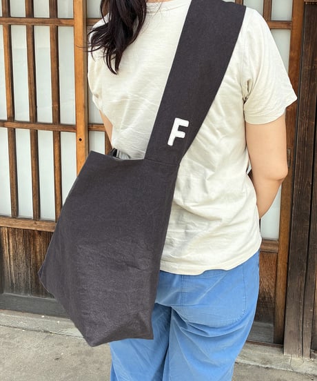『予約販売 8月上旬発送』【 ORIYATO 】"F" CROSS BAG ( モカ )
