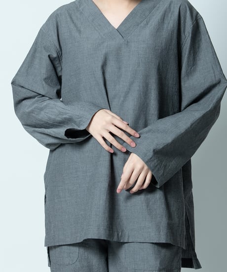 《パジャマ》ボタニカルコードレーン Vネック ( タチアオイ )〈 premium sleepwear 〉