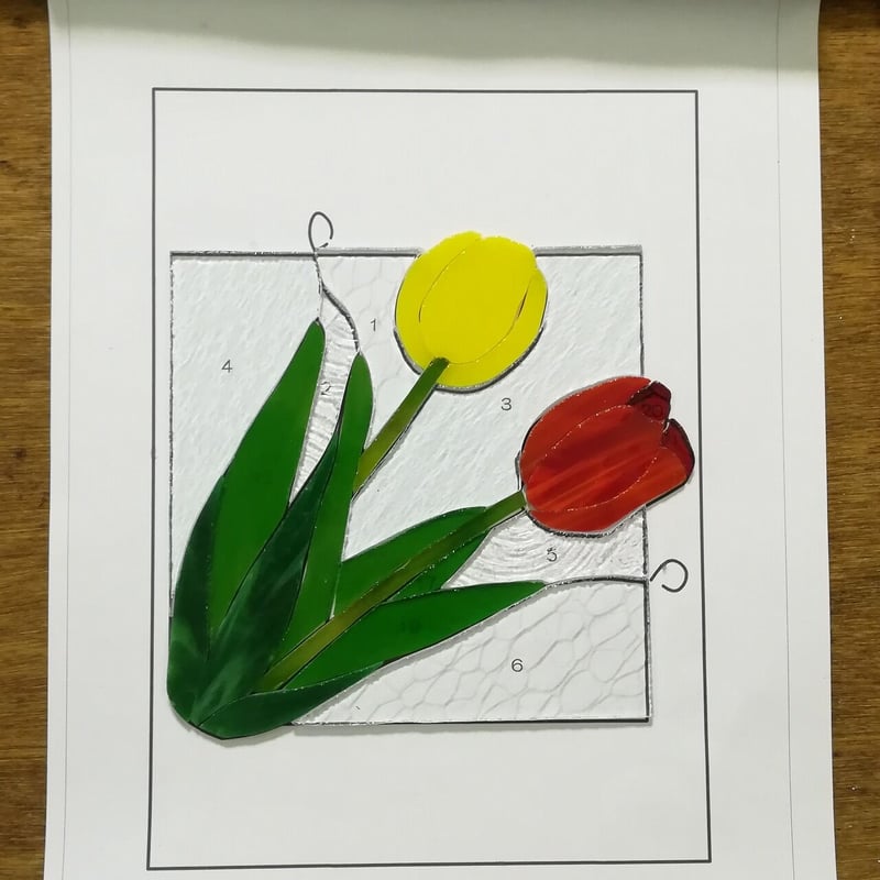 カット済みキット】チューリップのサンキャッチャー | ステンドグラス