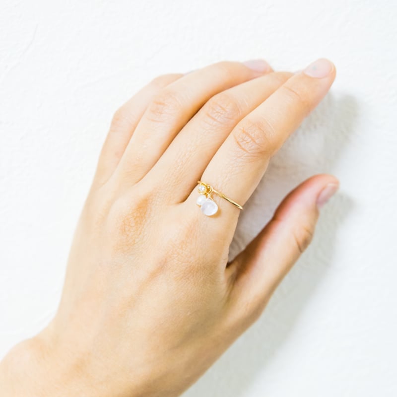 14kgf ブルームーンストーンと淡水パールのリング 11号（品番ES-AW21