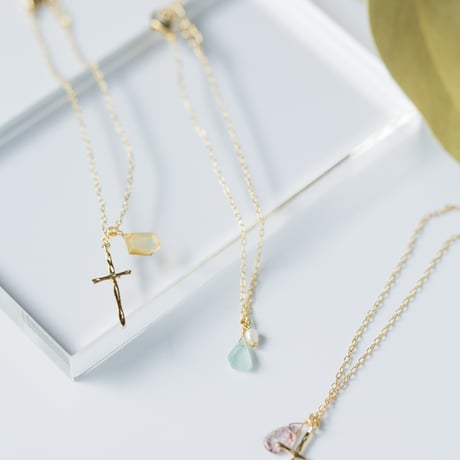 アクアプレーズ ラフスライスカットと淡水パールのブレスレット（品番ES-AW21-G10-BL）