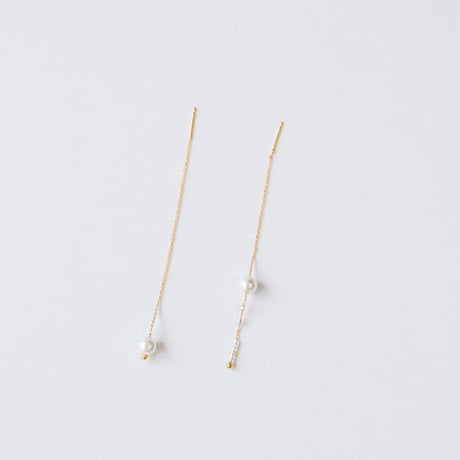 アシンメトリーコットンパールピアス（品番ES-S21-04）