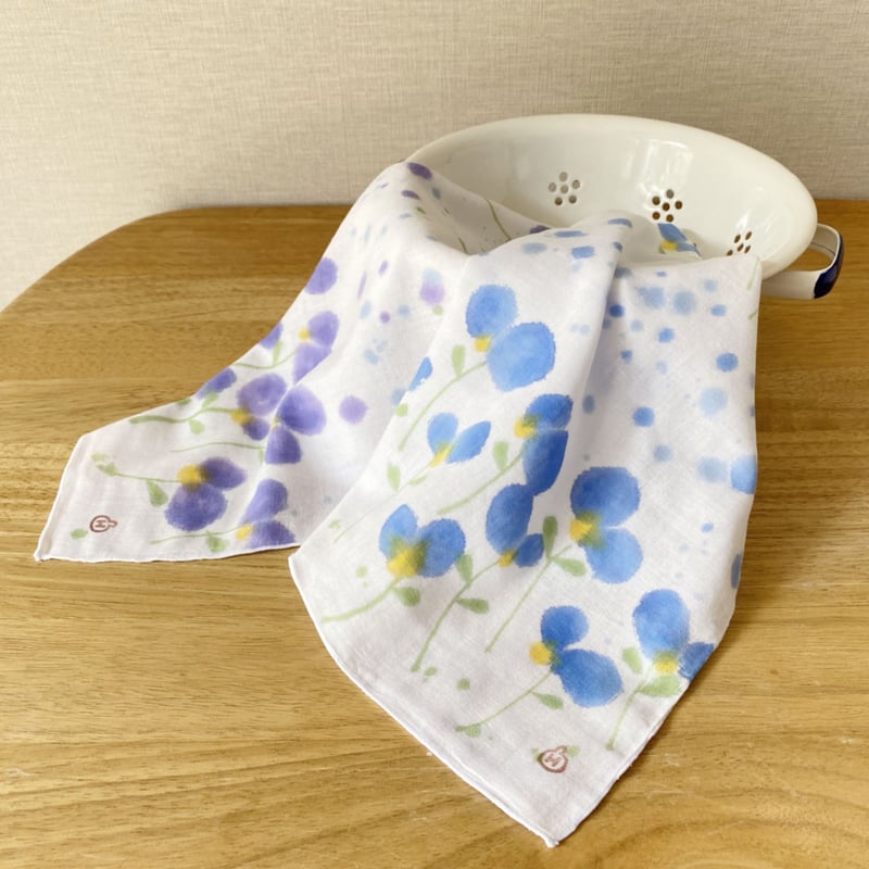 ガーゼハンカチ / 手描き染め / 雨にツユクサ | 染め屋ひよこまめ