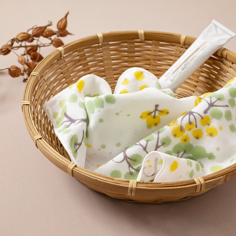 ガーゼハンカチ / サンキライ / 手描き染め | 染め屋ひよこまめ