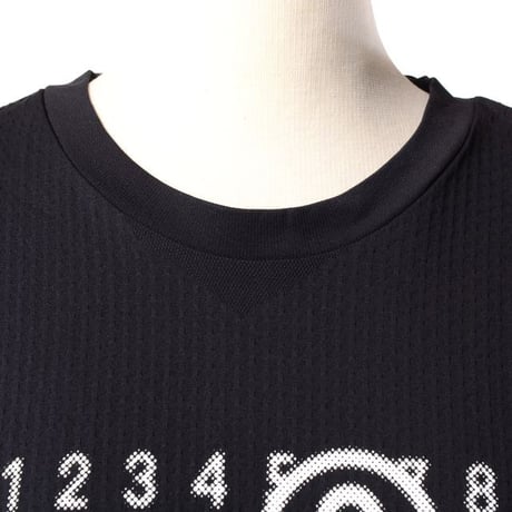 エムエムシックス メゾンマルジェラ MM6 MAISON MARGIELA 両面ロゴ半袖T ナイロン ブラック