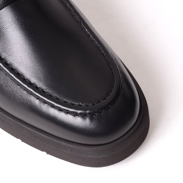 ブルネロクチネリ Brunello Cucinelli モニーレ付きローファー