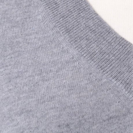 メゾン マルジェラ Maison Margiela ショート丈Vネック変形セーター ウールカシミア ライトグレー