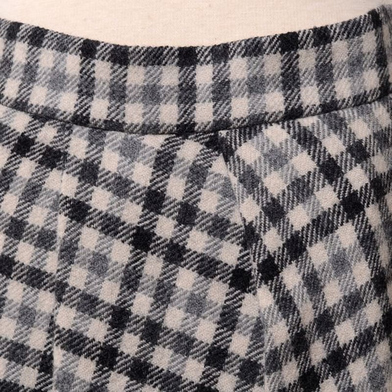 ブルネロクチネリ Brunello Cucinelli タック使いスカート