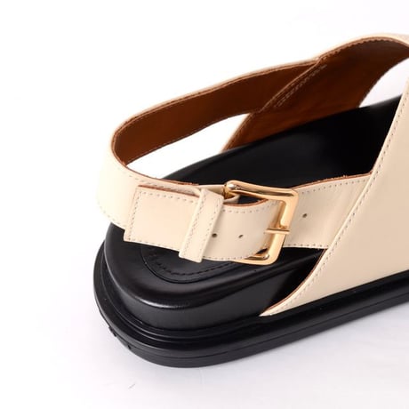 マルニ Marni フスベットサンダル 牛革 ホワイト