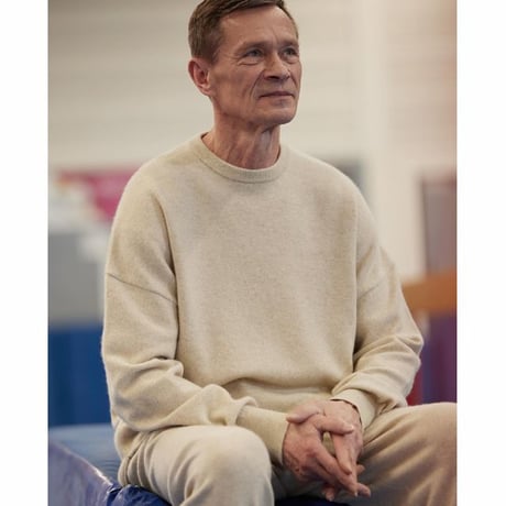 エクストリームカシミヤ extreme cashmere x オーバーフィットラウンドネック長袖セーター カシミア クリーム