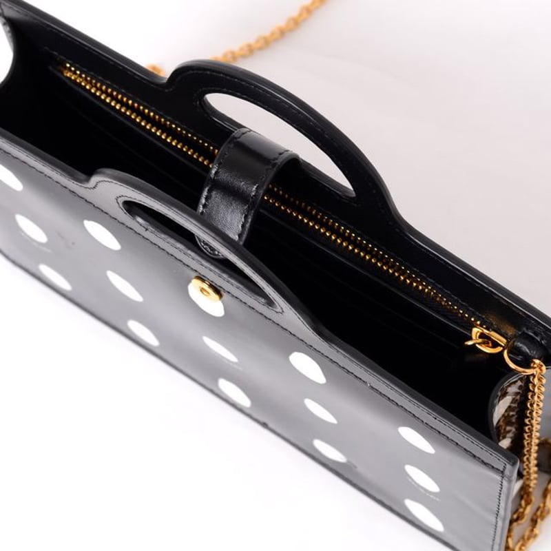 マルニ Marni チェーン付きロングウォレット パテントレザー 水玉