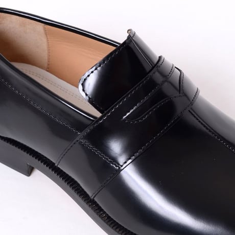 メゾン マルジェラ Maison Margiela Tabiローファーシューズ エナメル ブラック