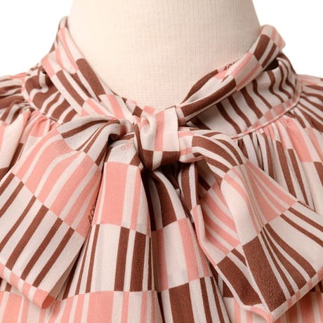 ロシャス ROCHAS ボウタイ付き長袖ワンピース シルク ベージュピンクプリント
