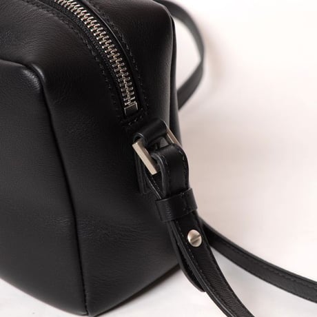エムエムシックス メゾンマルジェラ MM6 MAISON MARGIELA ニューメリッククロスボディバッグ カーフスキン ブラック