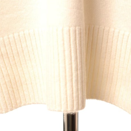 エクストリームカシミヤ extreme cashmere x Ｖネックセーター カシミア クリーム