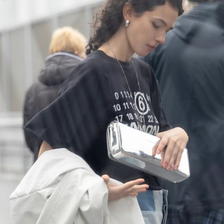 エムエムシックス メゾンマルジェラ MM6 MAISON MARGIELA 両面ロゴ半袖T ナイロン ブラック