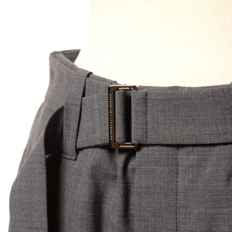 ブルネロクチネリ　44サイズ　パンツ　ボトムス　グレー ブルネロクチネリ Brunello Cucinelli ベルト付きタックパンツ