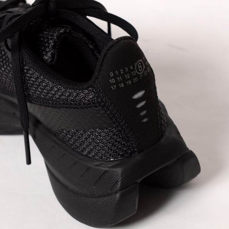 MM6 Maison Margiela ベルベットスニーカー 黒 MM6 Maison Margiela ベルベットスニーカー 黒 MM6 Maison