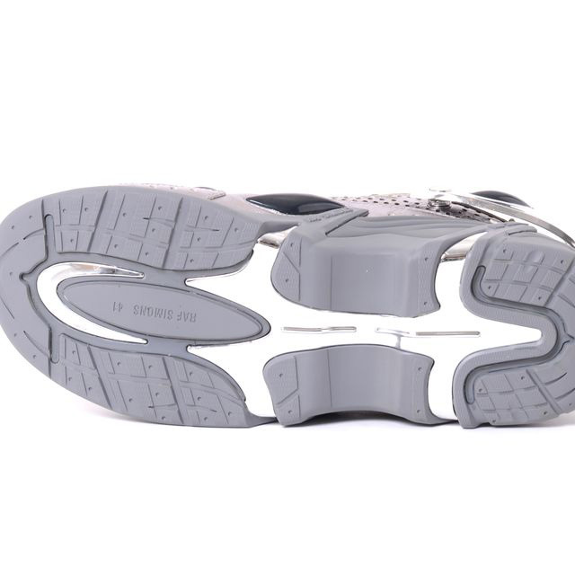 2021's RAF SIMONS runner スニーカー シルバー 値下げ可 2021's RAF SIMONS runner スニーカー シルバー 値下げ可