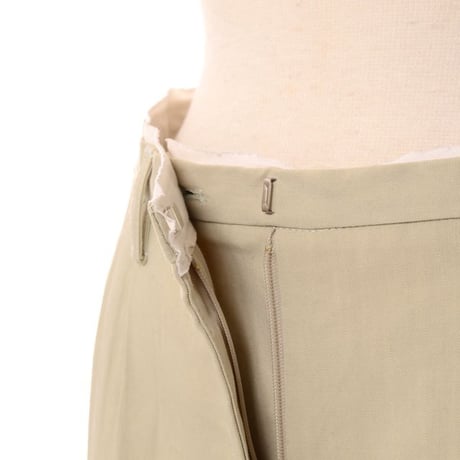 テラ TELA タック使いパンツ リネンストレッチ カーキ