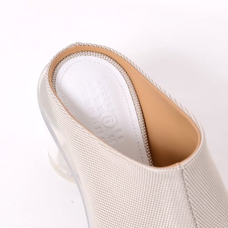 エムエムシックス メゾンマルジェラ MM6 MAISON MARGIELA スリッポンミュール ナイロンやレザー ライトグレー