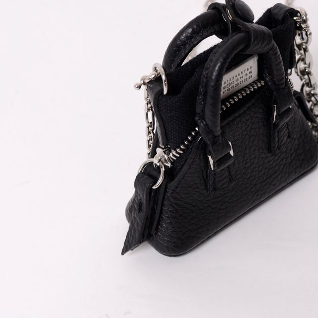 メゾン マルジェラ Maison Margiela 5ACクラシックミニチャーム レザー 