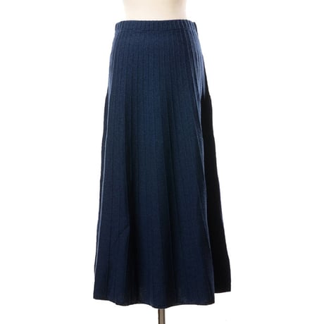インポートブランド import brand HAWICO Scotland（ホイコ スコットランド）フレアースカート カシミア ネイビー