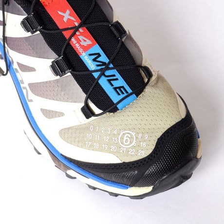 エムエムシックス メゾンマルジェラ MM6 MAISON MARGIELA レディース サロモンXT-4 ベージュブルー