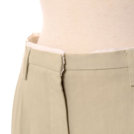 テラ TELA タック使いパンツ リネンストレッチ カーキ