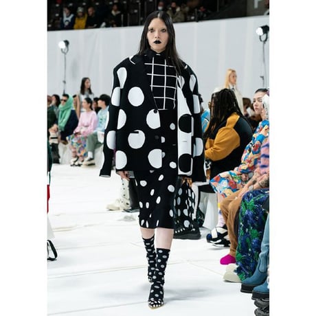 マルニ Marni バックストラップシューズ パテントレザー 水玉