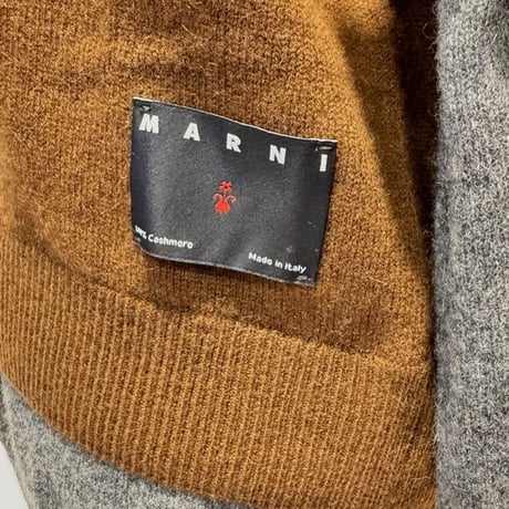 マルニ Marni ロゴパッチ付き長袖セーター カシミア ブラウングレーブラック 正規取扱