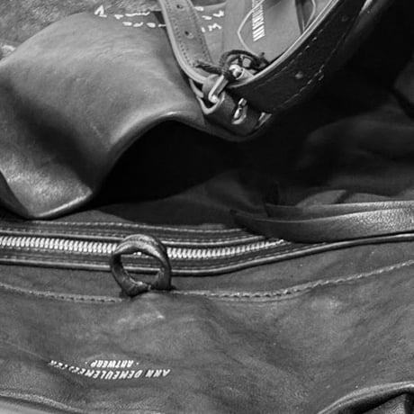 アンドゥムルメステール ann demeulemeester プリント入りトートバッグ ヴィンテージレザー ブラック 正規取扱