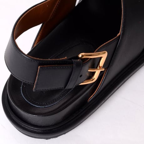 マルニ Marni フスベットクリスクロスサンダル レザー ブラックシルクホワイト