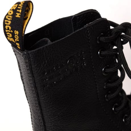 エムエムシックス メゾンマルジェラ MM6 MAISON MARGIELA レディース ドクターマーチンブーツ 牛革 ブラック