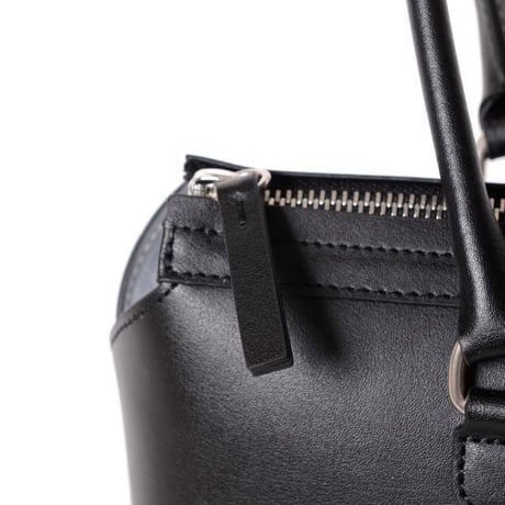 エムエムシックス メゾンマルジェラ MM6 MAISON MARGIELA バウレットバッグミディアム 牛革 ブラック 正規取扱