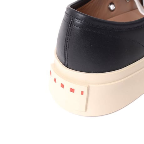 マルニ Marni シューズ 牛革 ブラック