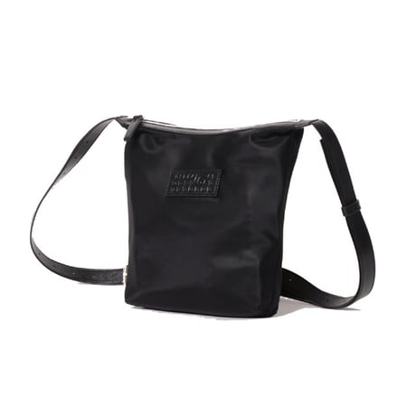エムエムシックス メゾンマルジェラ MM6 MAISON MARGIELA ニューメリックバーティカルクロスボディバッグ ナイロン ブラック