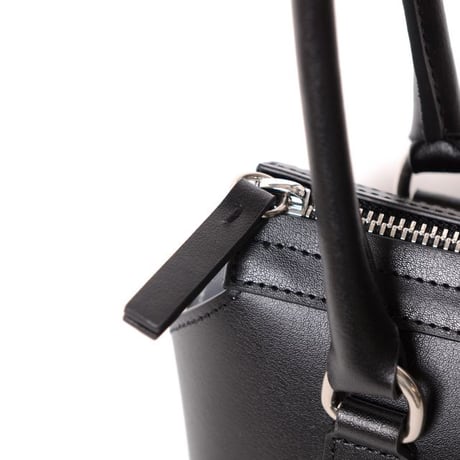 エムエムシックス メゾンマルジェラ MM6 MAISON MARGIELA バウレットバッグミニ 牛革 ブラック 正規取扱