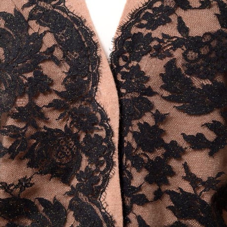 ゾーアンドネマ Zhor & Nema Vネックショート丈カーディガン 羊毛など キャメル