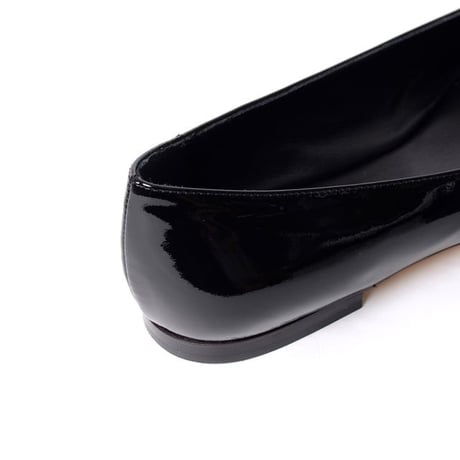 ロシャス ROCHAS ロゴプレート付きフラットシューズ パテントレザー ブラック