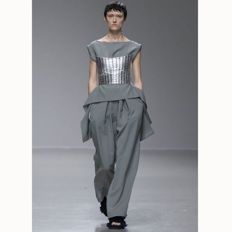 ダウェイ DAWEI タック使いワイドパンツ ポリエステルレーヨン グレーグリーン